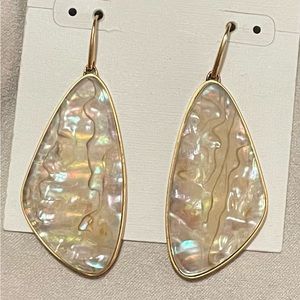 NWOT Kendra Scott McKenna drop earrings